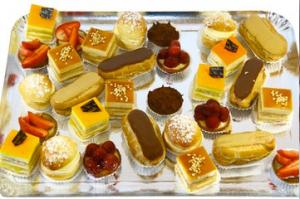 Description

Composition :


	Boule Pistache Mosa&iuml;que (x7)
	Mignardise Pistache Pignon (x7)
	Mignardise Pistache (x8)
	Machmoum Pistache Pignon